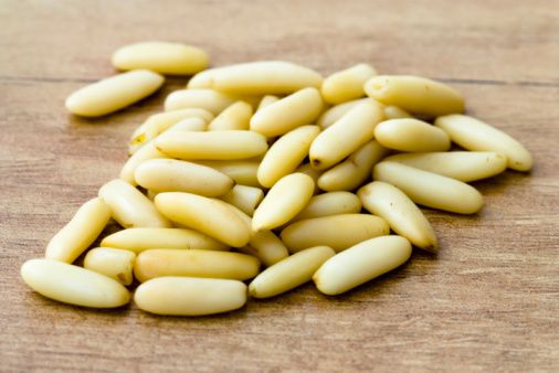 Con la crisi i pinoli sono sempre più diventati un bene di lusso. Da rubare