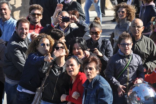 Familiari di marinai al rientro di Nave Zeffiro