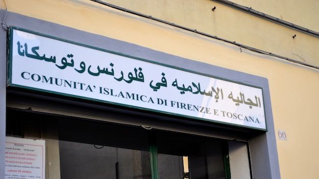 L'insegna della Comunita Islamica in Borgo Allegri a Firenze