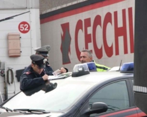 I carabinieri alla Cecchi Logistica
