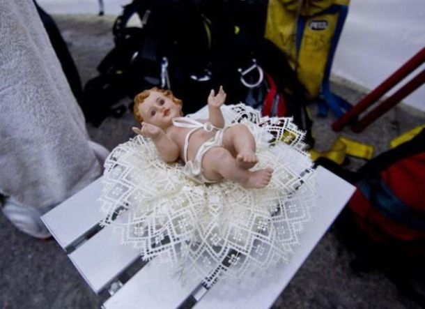 La statuina del Bambin Gesù che era nella cappella della Concordia