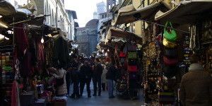 Roberto racconta pregi e difetti del mercato (autore: Freepenguin fonte: Wikipedia)