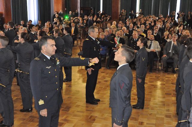 La consegna dello spadino agli allievi del 1° anno