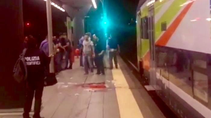 La scena dell'aggressione del ferroviere alla stazione di Villapizzone (Milano)
