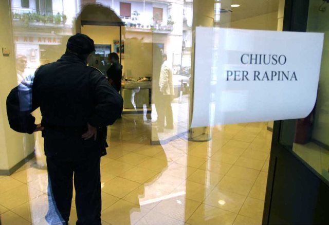 Il rapinatore siciliano preso dai carabinieri di Certaldo ad un anno di distanza dal colpo in banca