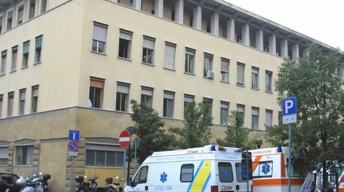 La Asl sul Lungarno Santa Rosa è in mano al degrado