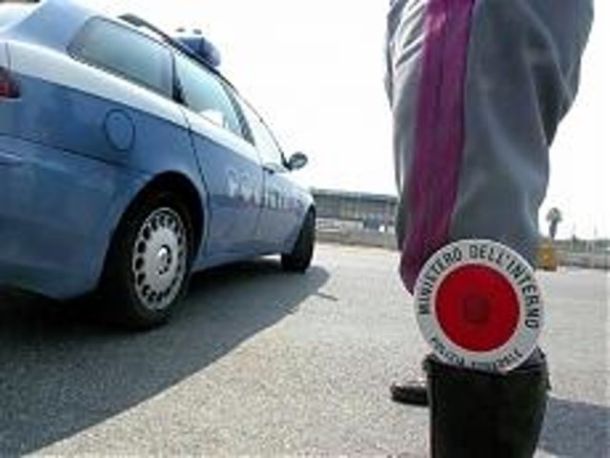 Incidente tra Barberino e Calenzano, auto si ribalta