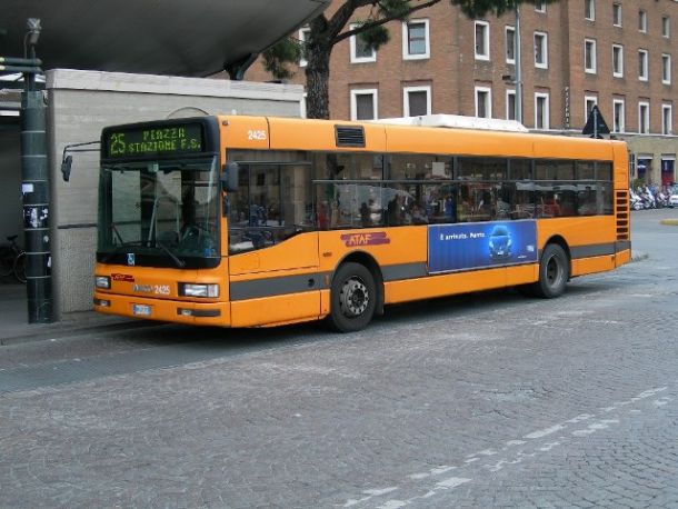 La rissa tra un invalido romeno ed un nigeriano si è verificata su un autobus di linea a Firenze