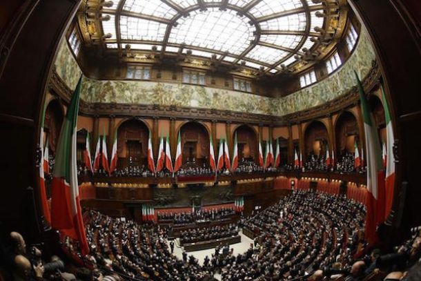L' aula di Montecitorio durante la seduta plenaria di senatori e deputati