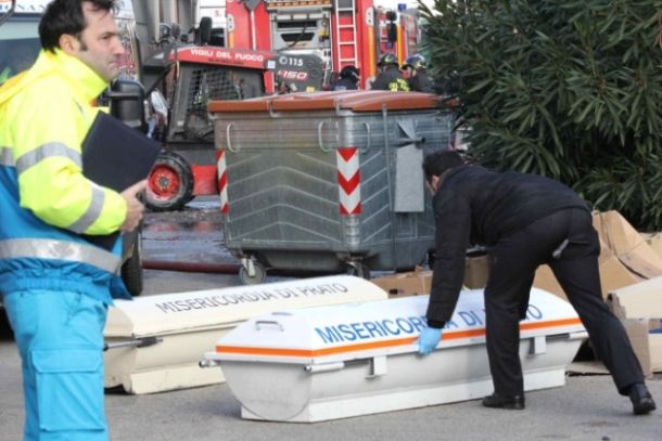 Morti mentre lavoravano ai limiti della schiavitù, la vita dei cinesi del Macrolotto