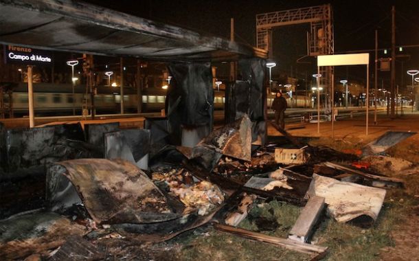L'Incendio della baracca nei pressi della stazione di Firenze Campo Marte