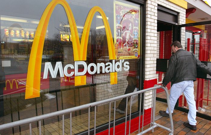 Crisi, anche McDonald's sconta l'hamburger