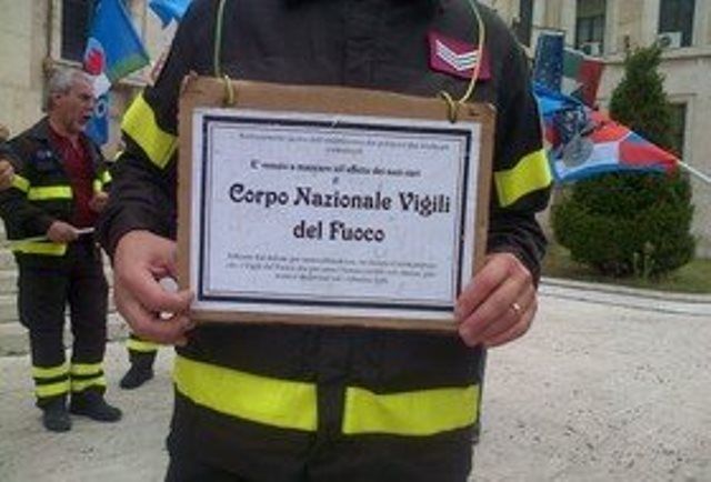 La protesta dei vigili del fuoco
