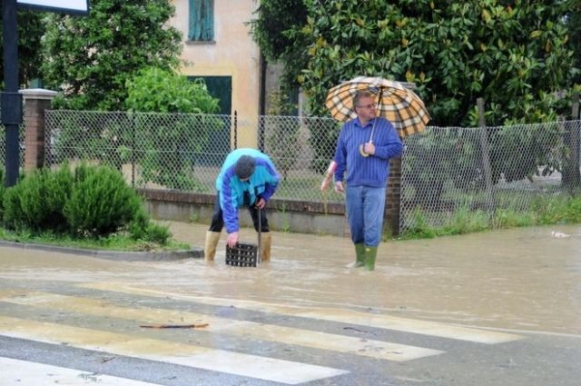 Alcune strade allagate in Toscana