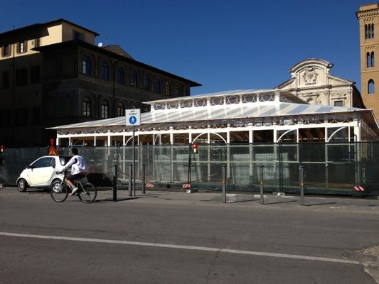In Piazza Ognissanti il gazebo del matrimonio indiano da favola