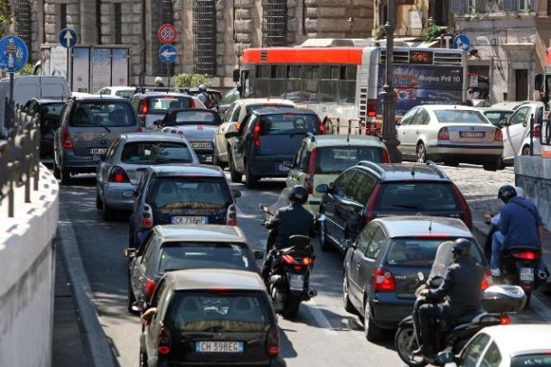 Mantenere un'auto costa sempre di più