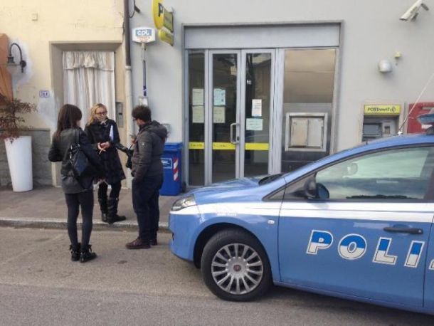 Magro il bottino, della rapina alle Poste appena 500 euro
