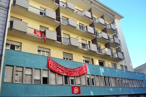 Lo stabile occupato a Firenze