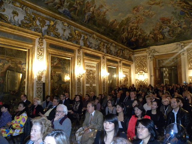 Sala Luca Giordano in Palazzo Medici Riccardi gremita di gente