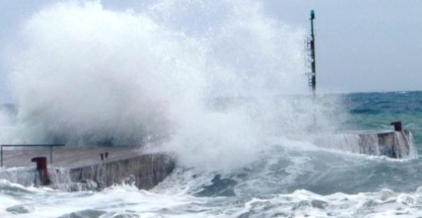 Vento forte e mareggiate sulle coste toscane
