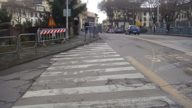Attraversamento pedonale via Pacinotti a Campo di Marte