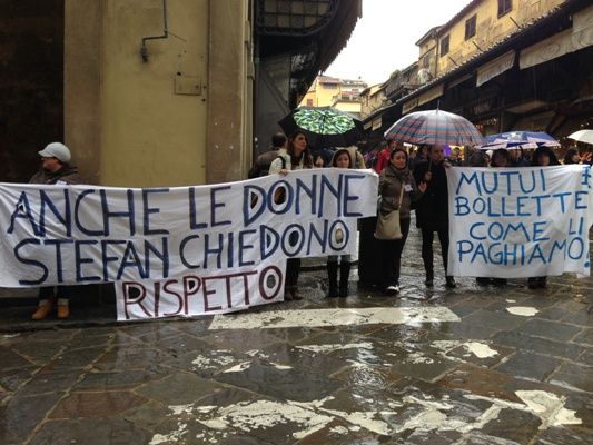 Le lavoratrici della Stefan scioperano contro la mancata erogazione degli stipendi