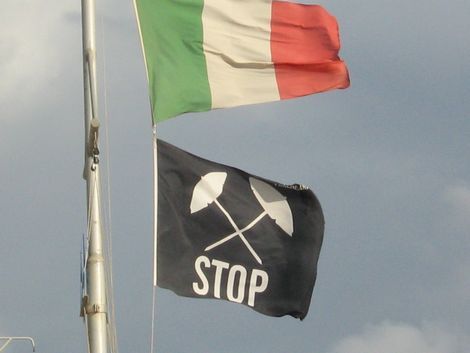 Ammainato in quasi tutti i bagni il vessillo "No Bolkestein"