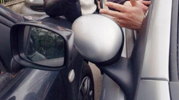 Scoperta un'altra truffa dello specchietto a Firenze