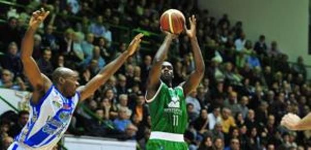 Siena vince a Sassari