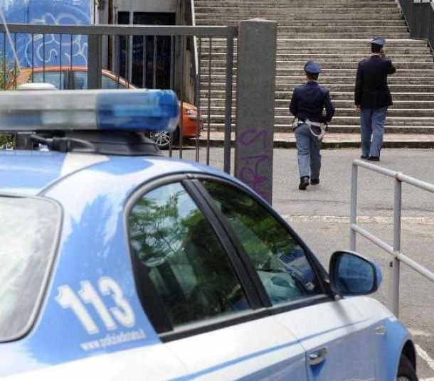 La polizia è sulle tracce dell'aggressore