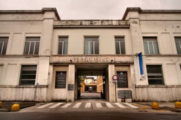 Gli stabilimenti Piaggio a Pontedera