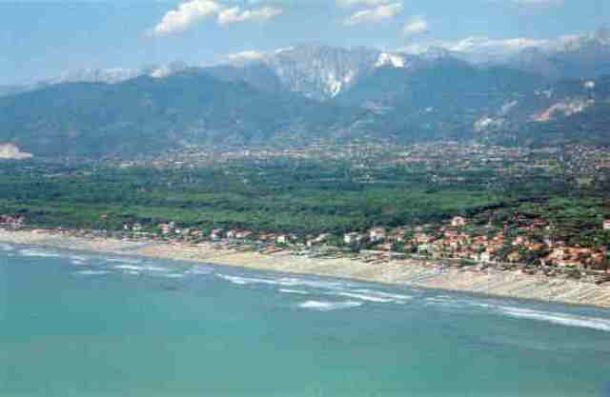La costa ed il mare della Versilia