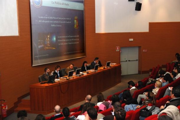 Gli studenti di Giurisprudenza a lezione dalla Polizia