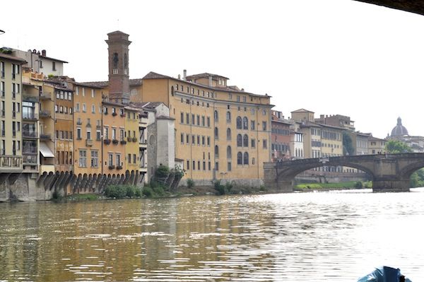 Firenze - La chiesa di San Jacopo tra il ponte Vecchio e il ponte a Santa Trinita