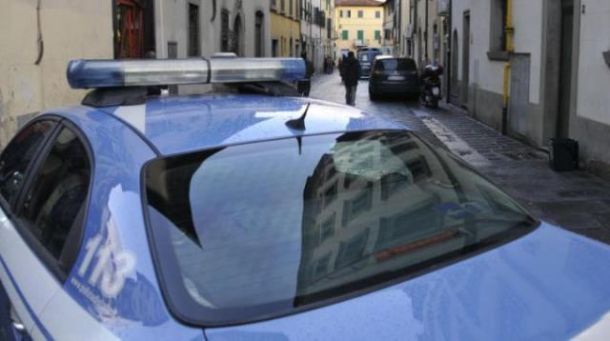 La Polizia di Arezzo indaga sui furti nei negozi del centro storico