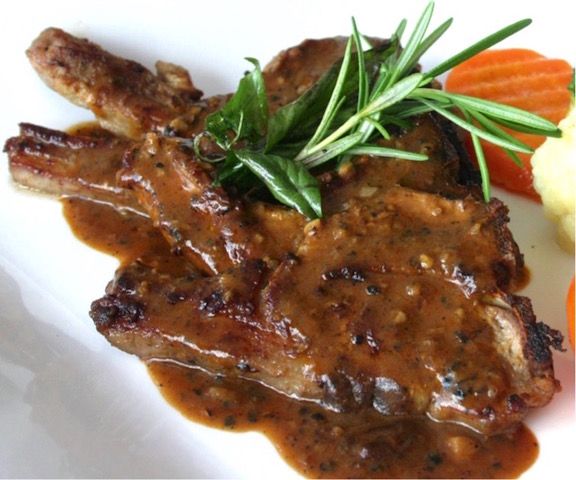 Costolette d'agnello al pepe verde