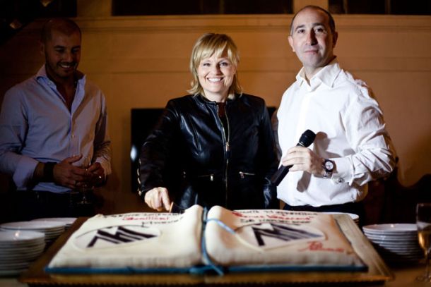 Dania Bertinazzi che si è aggiudicata la quinta edizione del premio letterario "Quarta di copertina"