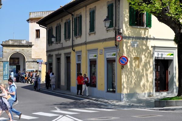 Il nuovo sportello è lungo il percorso museale per arrivare al Teatro Romano di Fiesole