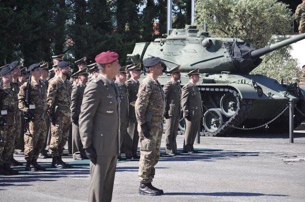 Militari della Divisione Friuli in rassegna