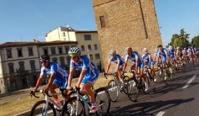 La nazionale azzurra di ciclismo in allenamento a Firenze
