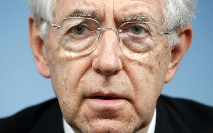 Mario Monti al centro del match D'Alema-Di Pietro