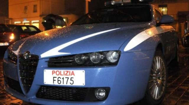 La Polizia ha arrestato due marocchini che avevano rubato ai mercatini di Natale