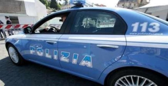 La Squadra Mobile ha sorpreso due albanesi mentre rubavano soldi