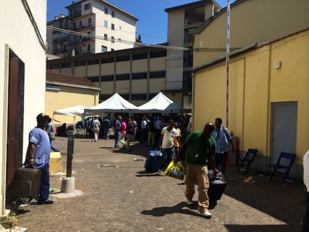 Senza incidenti lo sgombero di via Slataper