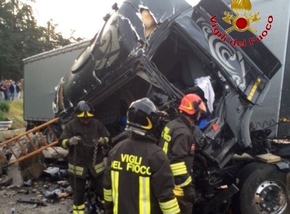 Il grave incidente sull'A1 tra Incisa e Firenze Sud