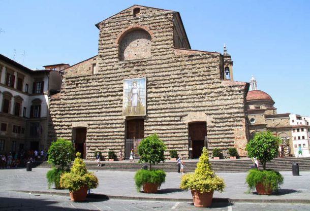 La "nuova" facciata di San Lorenzo