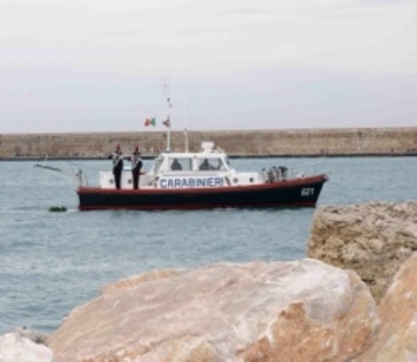 Un momento della cerimonia in ricordo della sciagura di 13 anni fa a Capraia