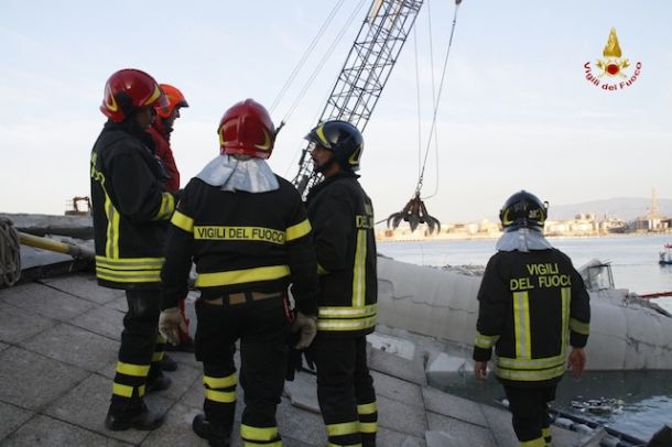 Vigili del fuoco al porto di Genova (Foto Vigili del Fuoco)