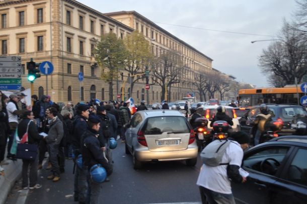 Un momento della manifestazione dei "Forconi" a Firenze il 9 dicembre 2013