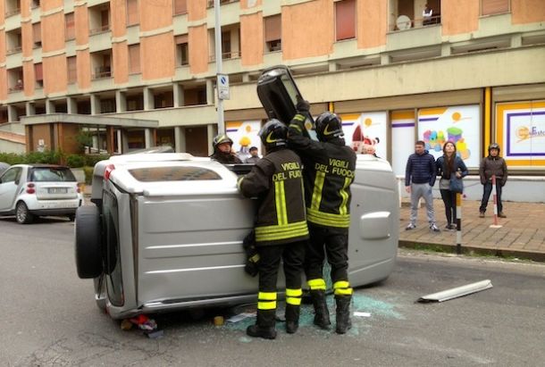 I vigili del fuoco sono intervenuti sull'incidente